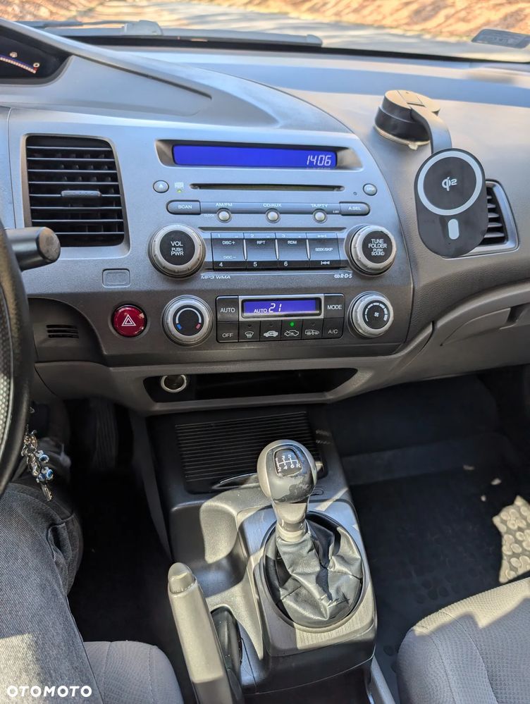 Honda Civic 1.8 Comfort - 9