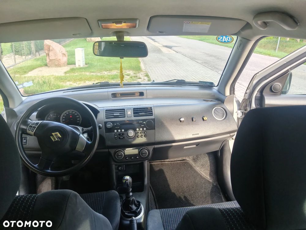 Suzuki Swift - 10