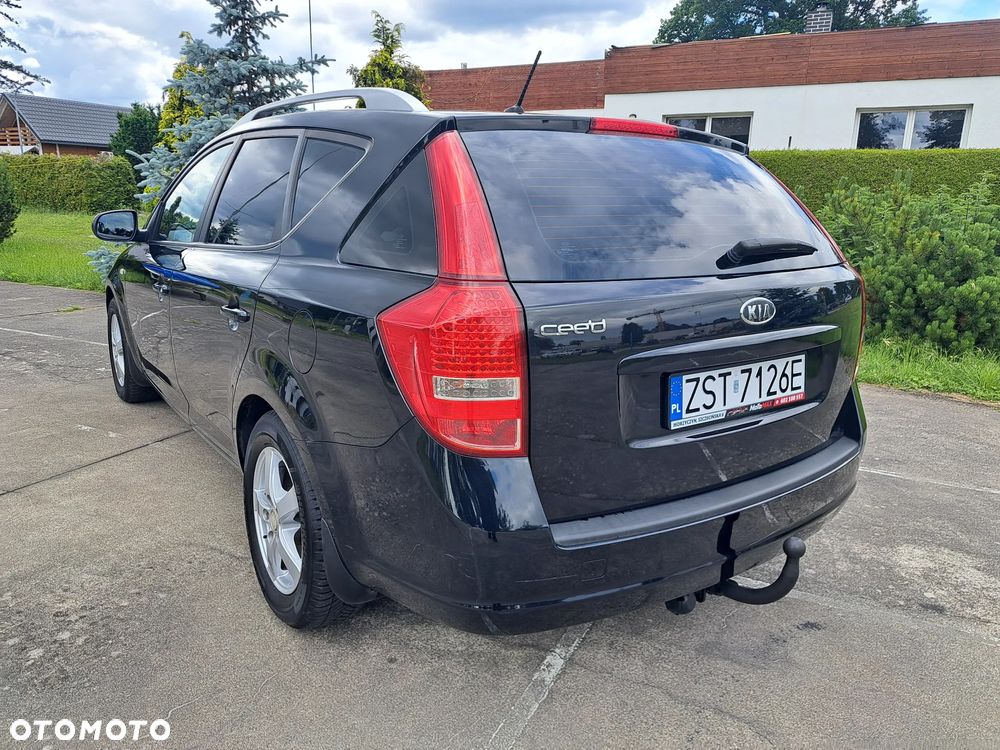 Kia Ceed 1.6 L - 12