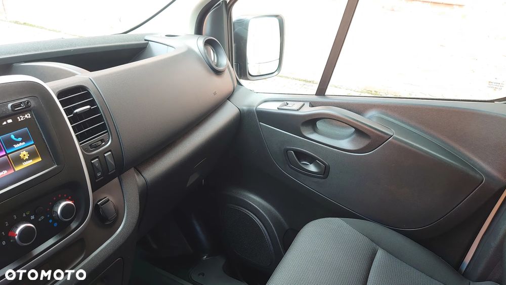 Renault Trafic - 16