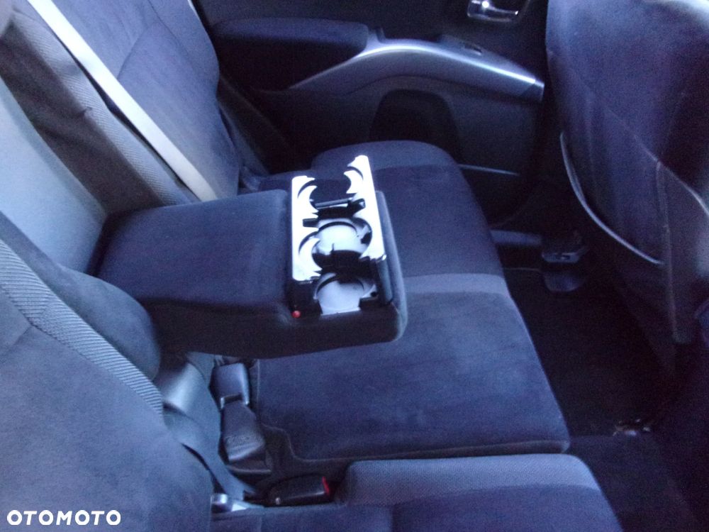 Mitsubishi Outlander - 33