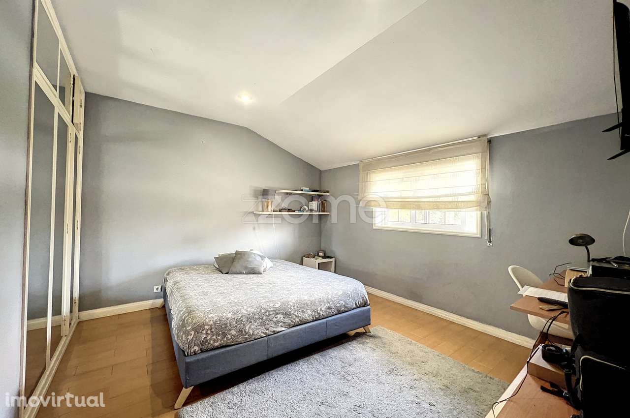 Moradia T4 de 4 frentes num lote de terreno de 3020m2 em Fiães. - Grande imagem: 4/27