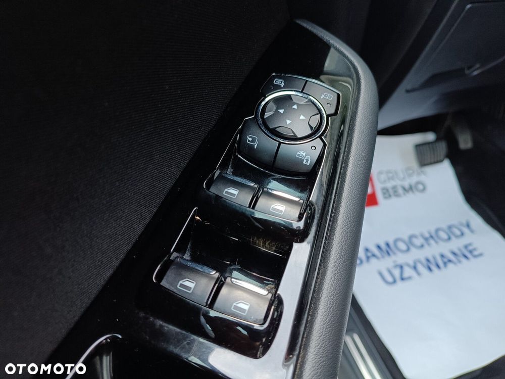 Ford S-Max 2.5 Hybrid Titanium CVT - 26