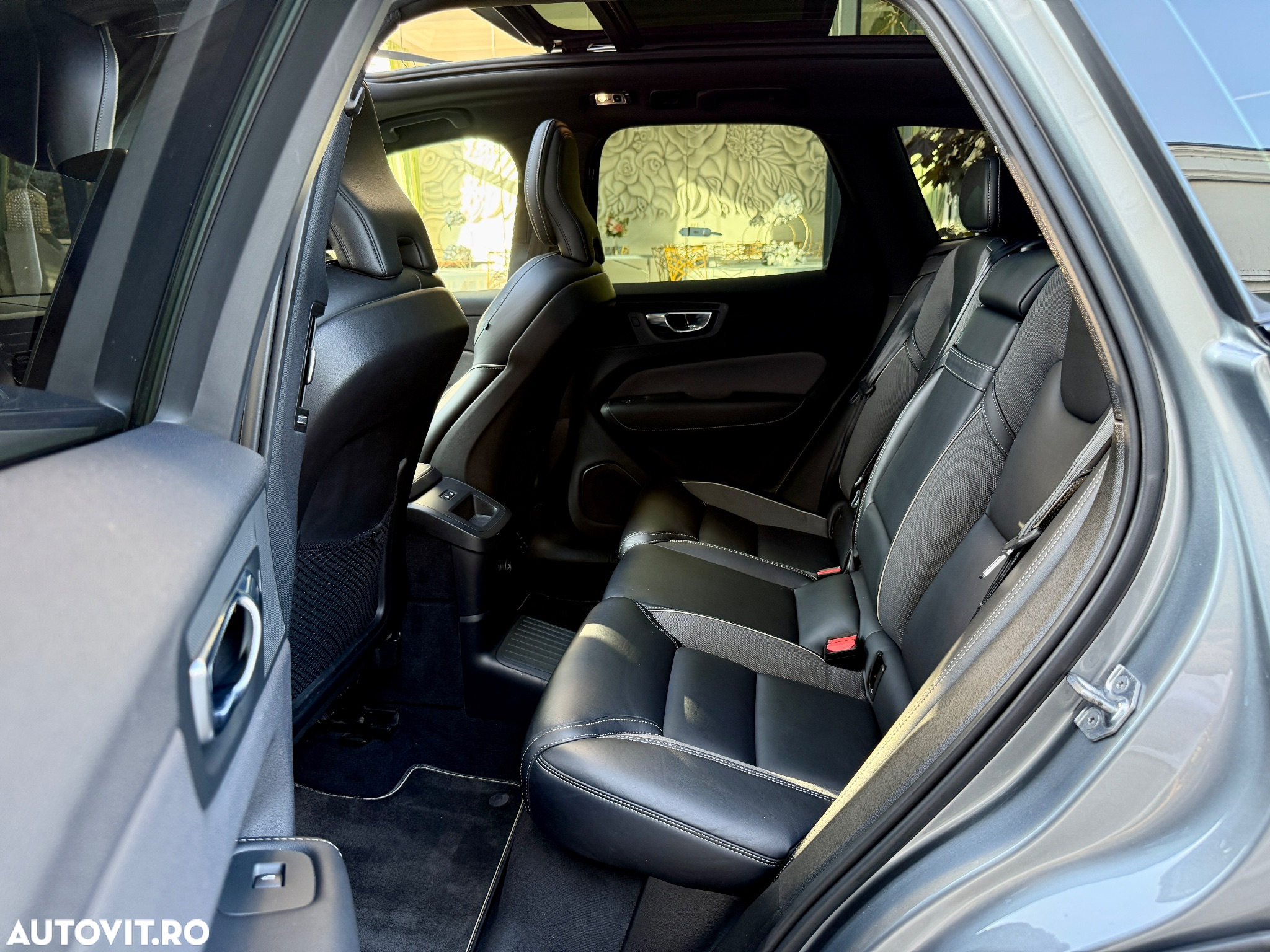 Volvo XC 60 Recharge T8 Twin Engine eAWD R-Design - 8