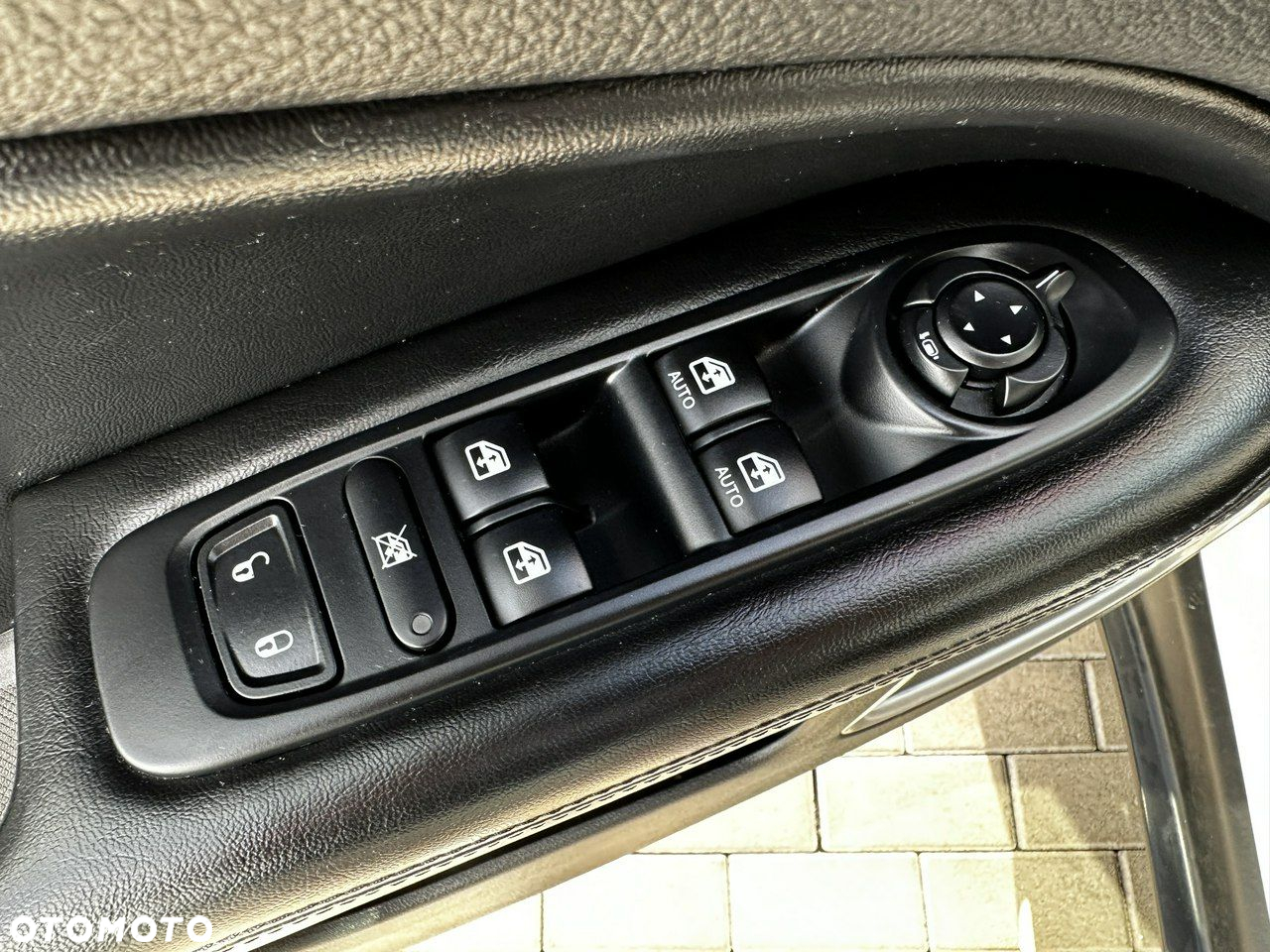 Jeep Compass 1.4 TMair Night Eagle FWD S&S - 16
