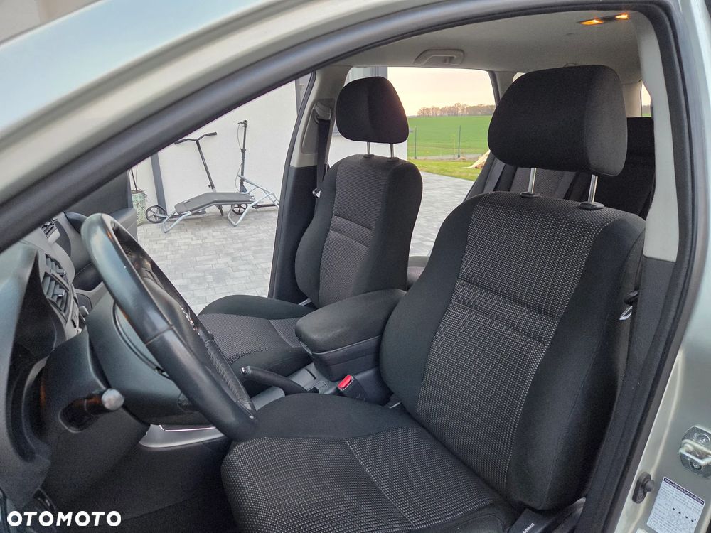 Toyota Avensis 1.8 VVT-i Edition - 10