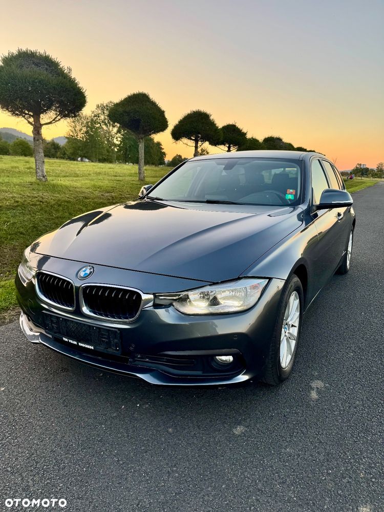 BMW Seria 3 318d Touring Luxury Line - 4