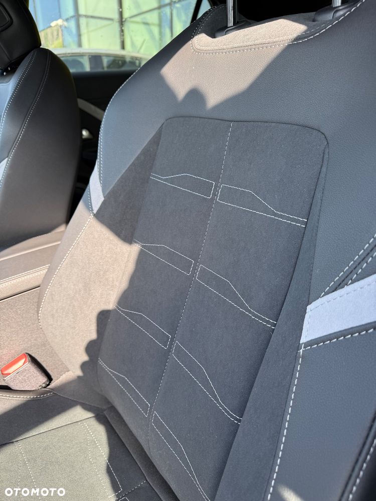 Opel Astra 1.2 T mHEV GS S&S eDTC - 13