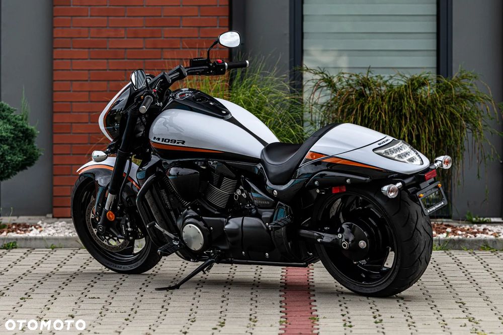 Suzuki Boulevard - 4