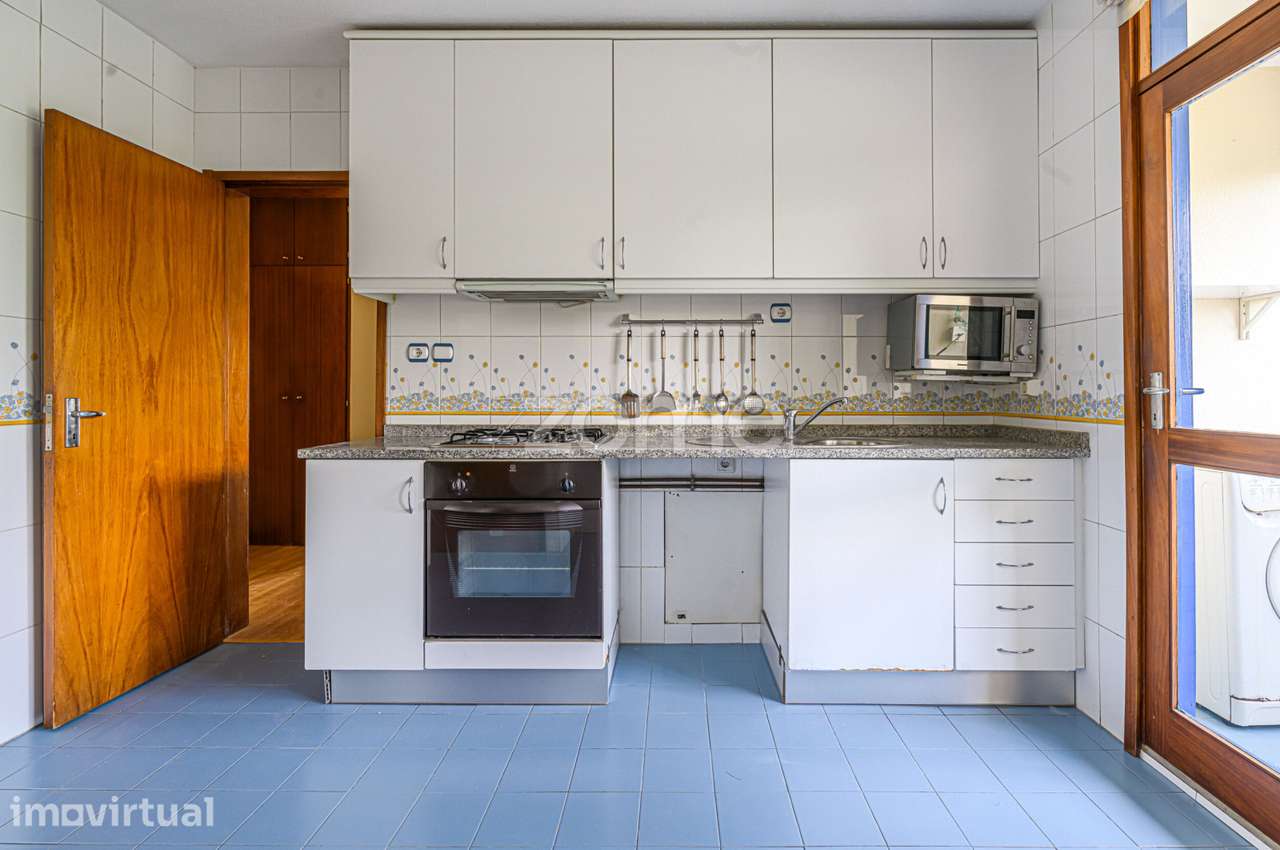 Apartamento T2 C/ garagem e elevador | Ramalde, Porto - Grande imagem: 2/31