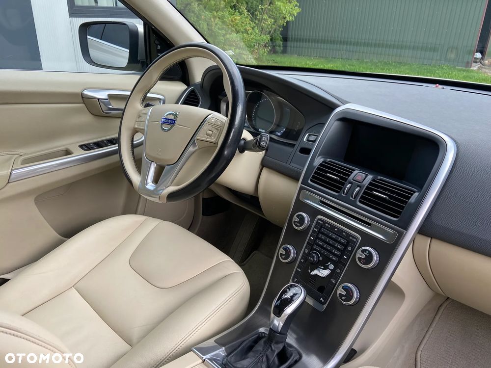 Volvo XC 60 - 6
