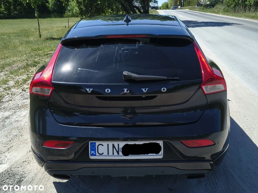 Volvo V40 D2 R-Design - 6