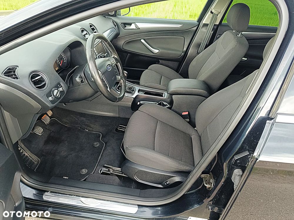 Ford Mondeo - 14