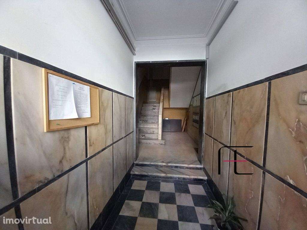 Apartamento T2 Venda em Amora,Seixal - Grande imagem: 2/32