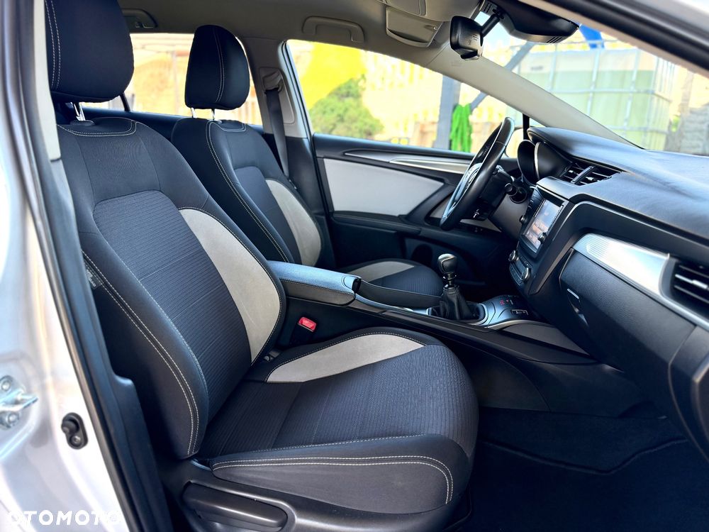 Toyota Avensis 2.0 D-4D Prestige - 11