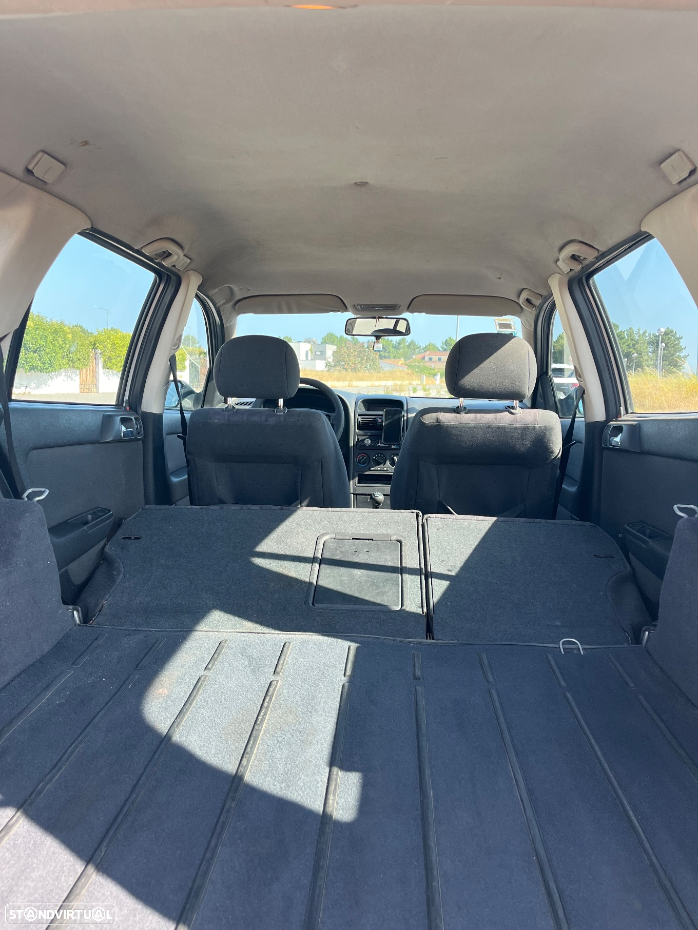 Opel Astra Caravan - 12