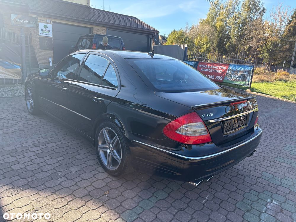 Mercedes-Benz Klasa E 63 AMG 7G-TRONIC - 4