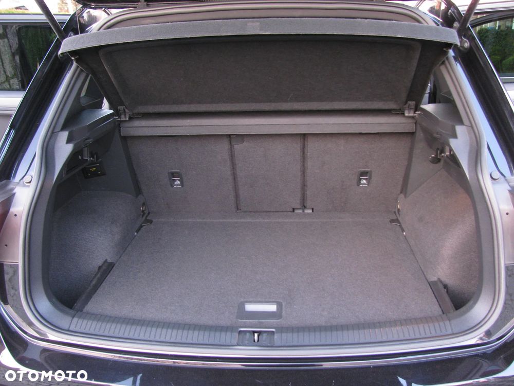 Volkswagen Tiguan 2.0 TDI SCR 4MotION DSG R-Line - 29