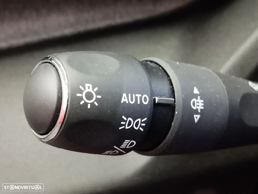 Peugeot 308 SW 1.2 PureTech Allure Pack EAT8 - 24