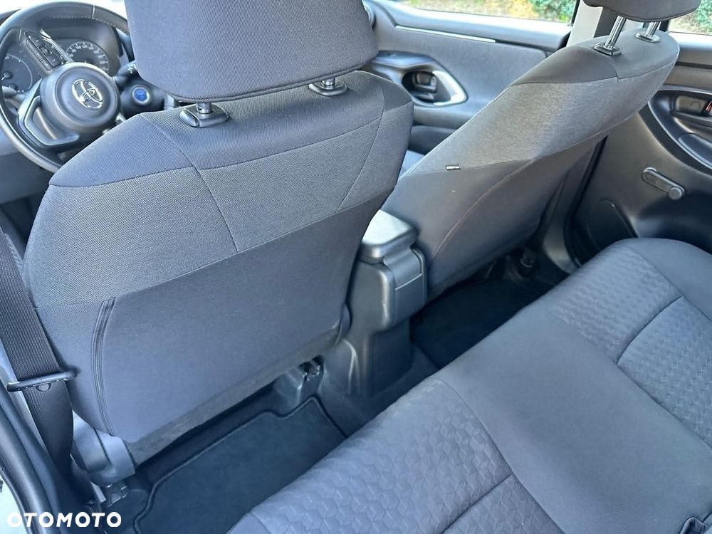Toyota Yaris - 16