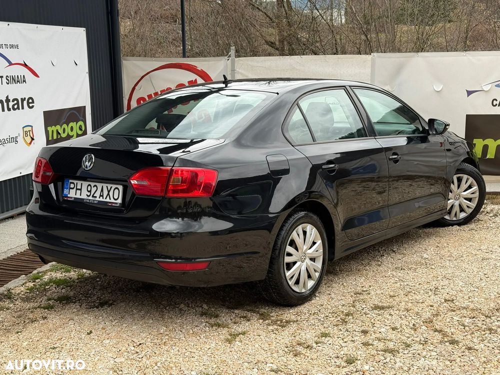 Volkswagen Jetta 1.6 TDI CR DPF Comfortline - 4