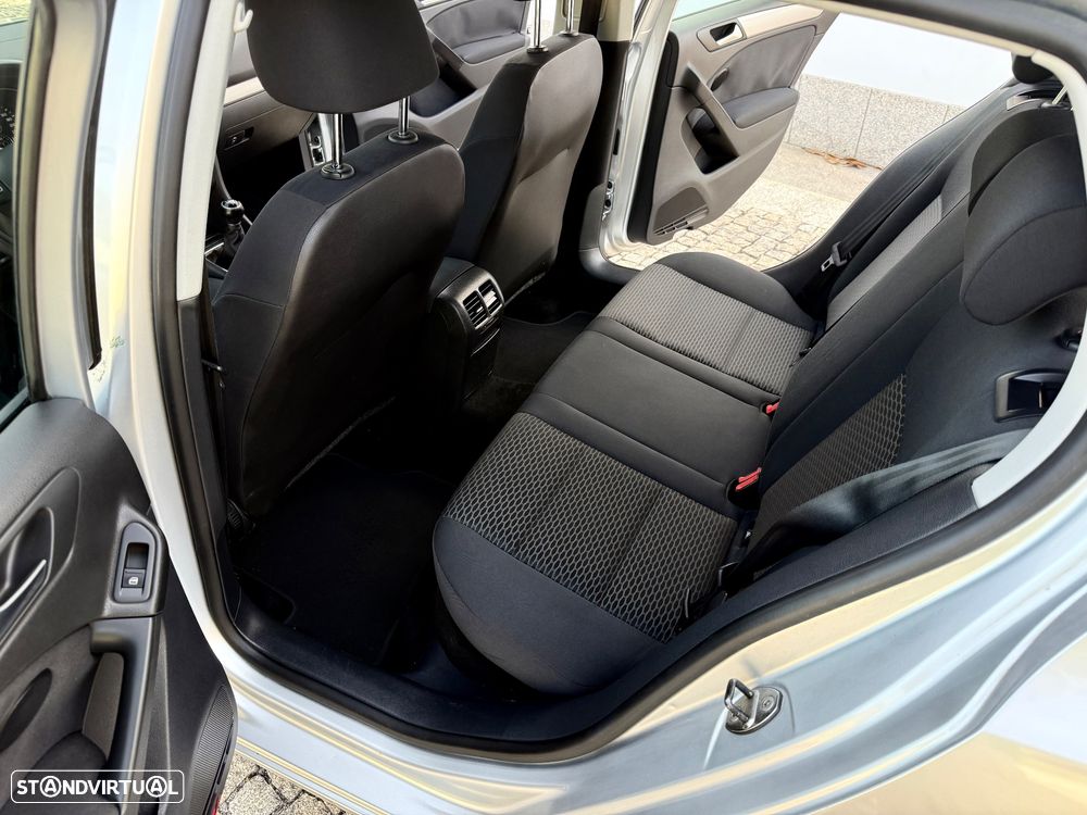 VW Golf 1.6 TDi Highline - 8