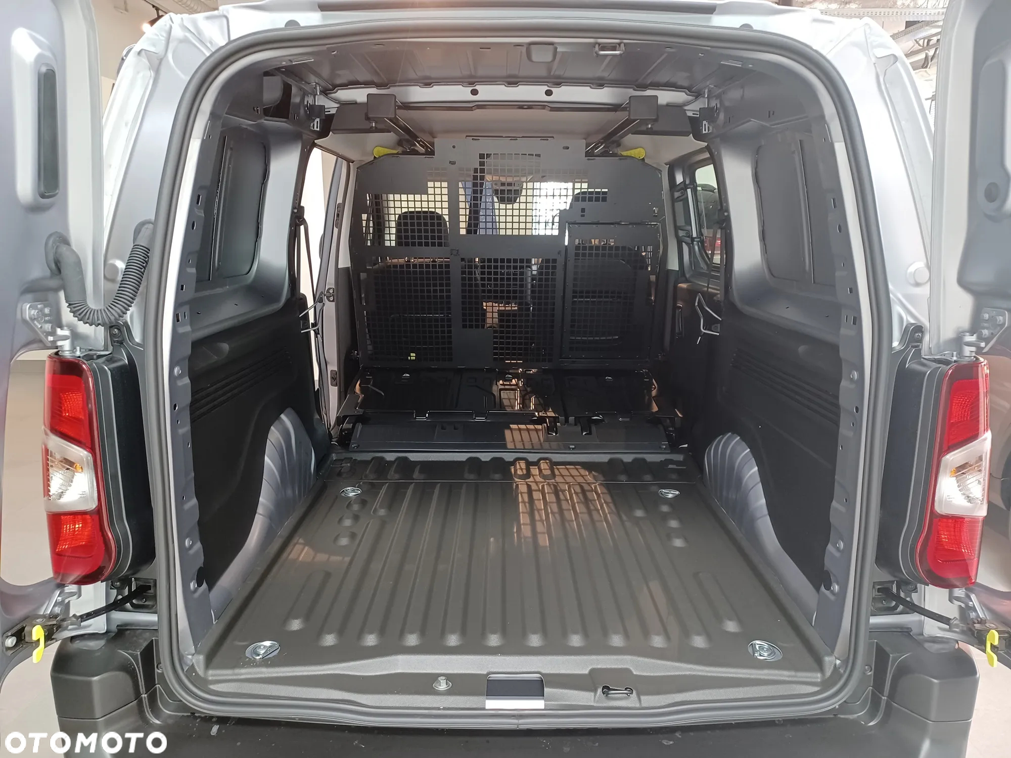 Citroën Berlingo XL 5 osobowy - 23