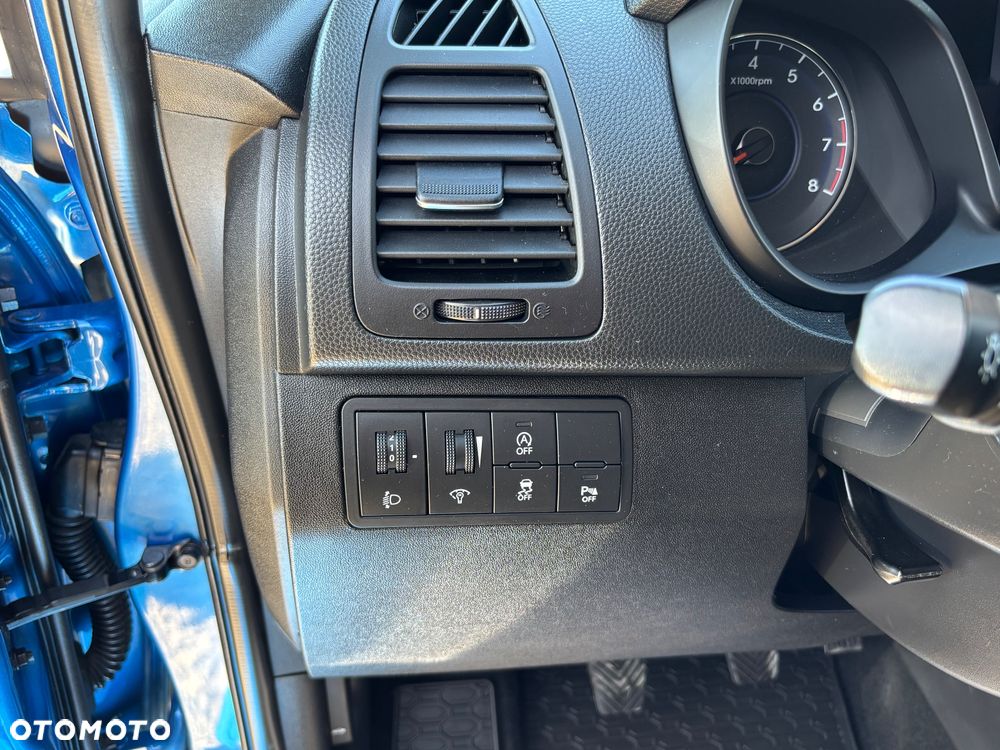 Hyundai ix20 1.4 blue - 15
