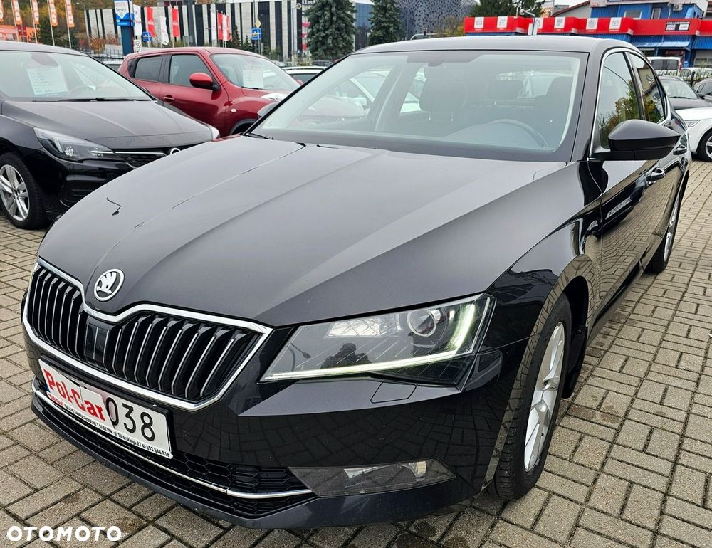 Skoda Superb 2.0 TDI SCR Ambition DSG - 4