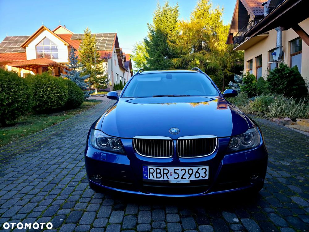 BMW Seria 3 325i - 2