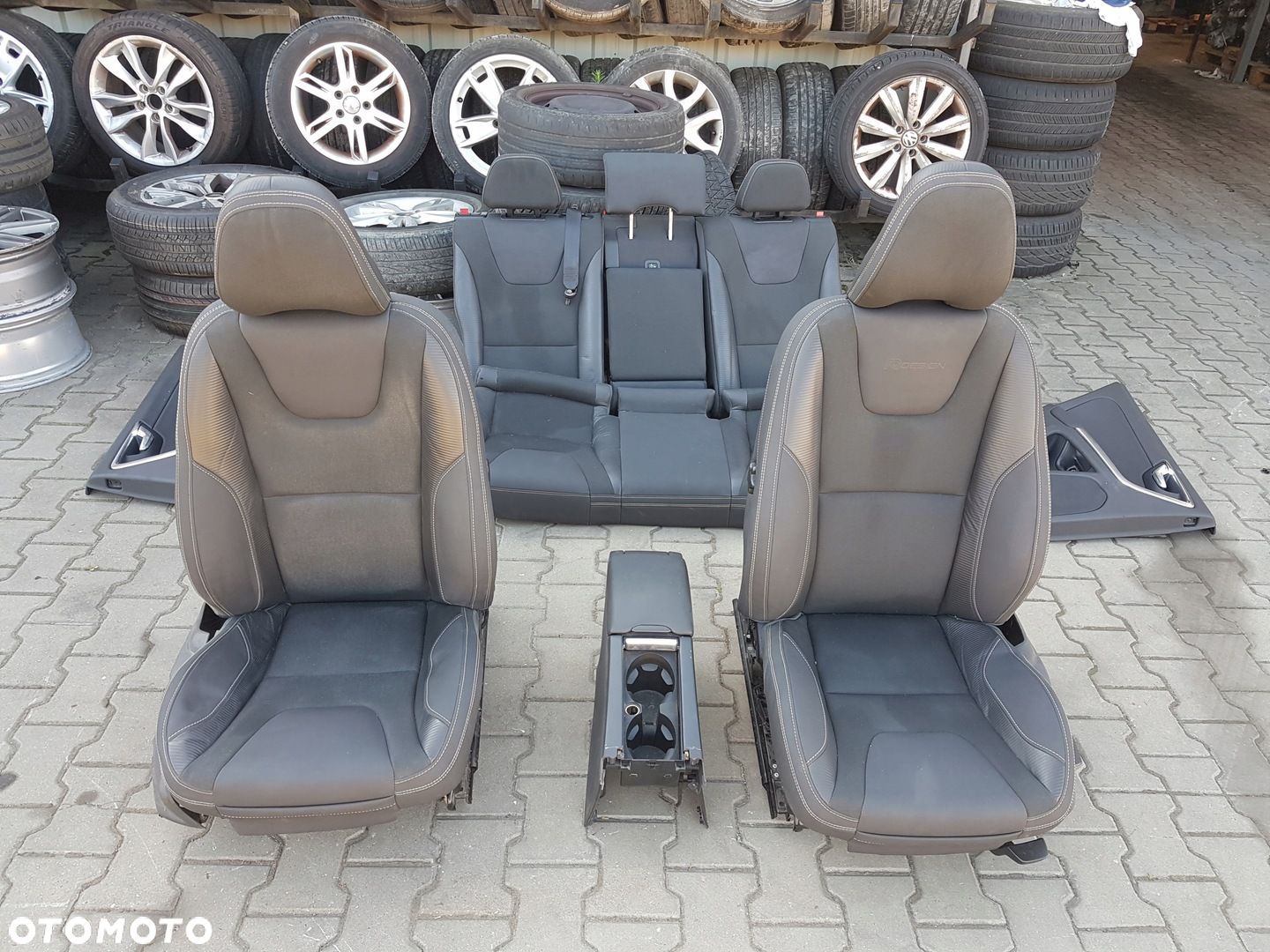 VOLVO V60 I 11-18r FOTELE PÓŁSKÓRY KANAPA R-DESING - 1