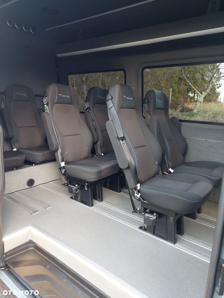Mercedes-Benz Sprinter - 5