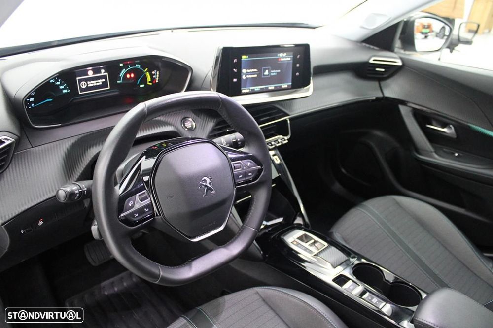 Peugeot e-2008 Allure - 10