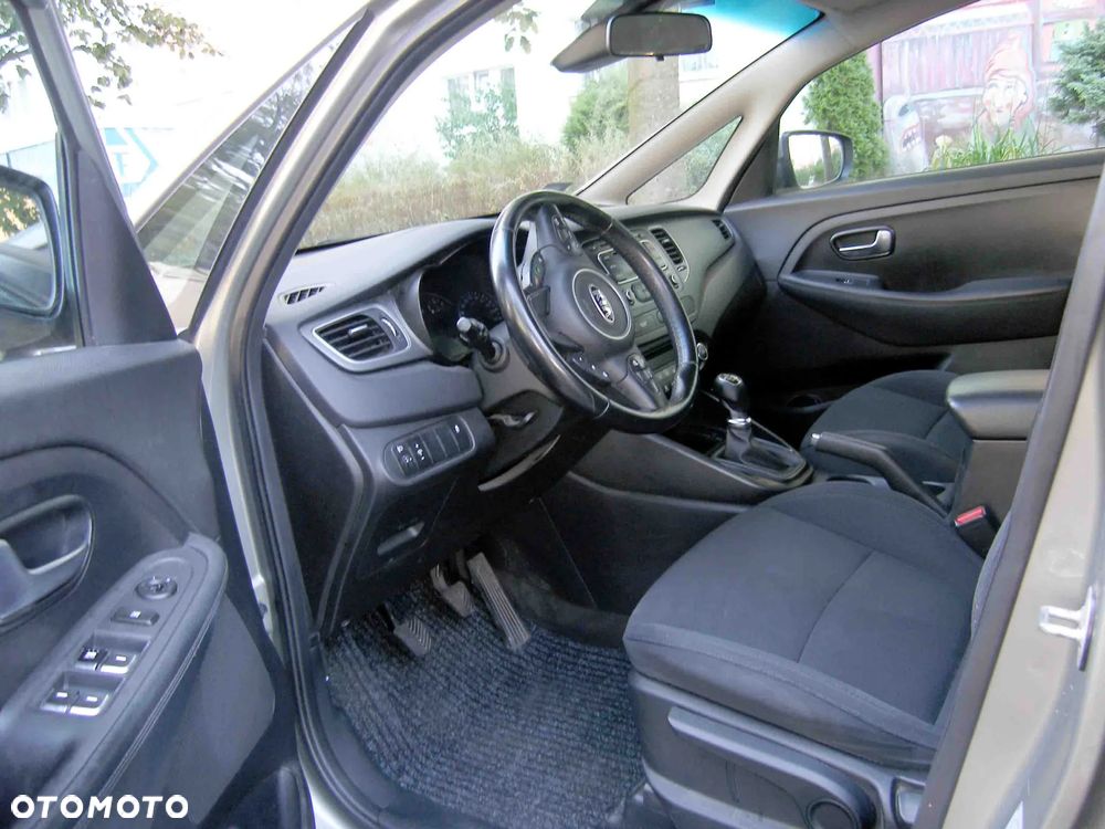Kia Carens 1.6 GDI M - 10