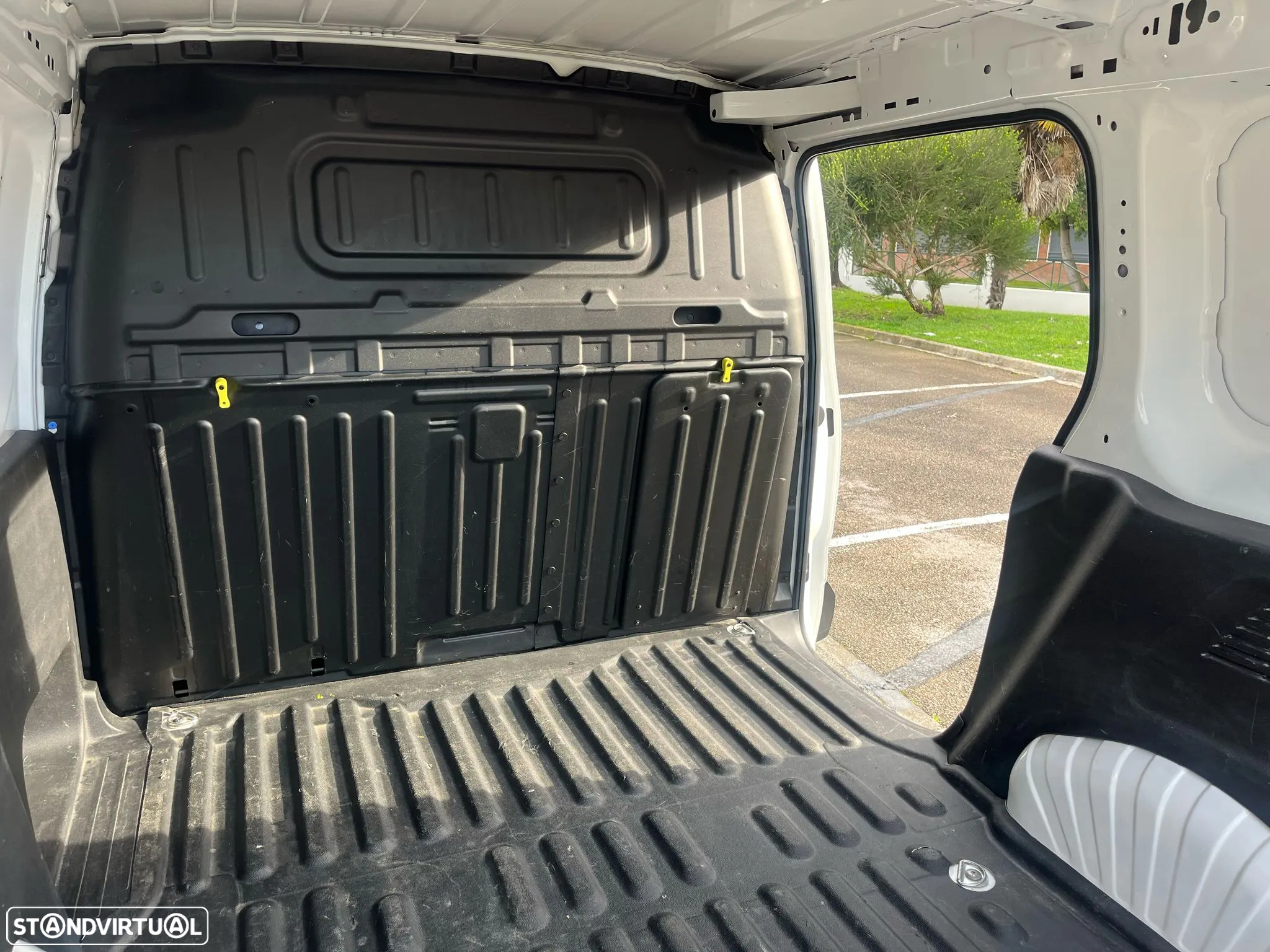 Toyota PROACE CITY L1 1.5 102cv - AC - IVA DEDUTÍVEL - 17