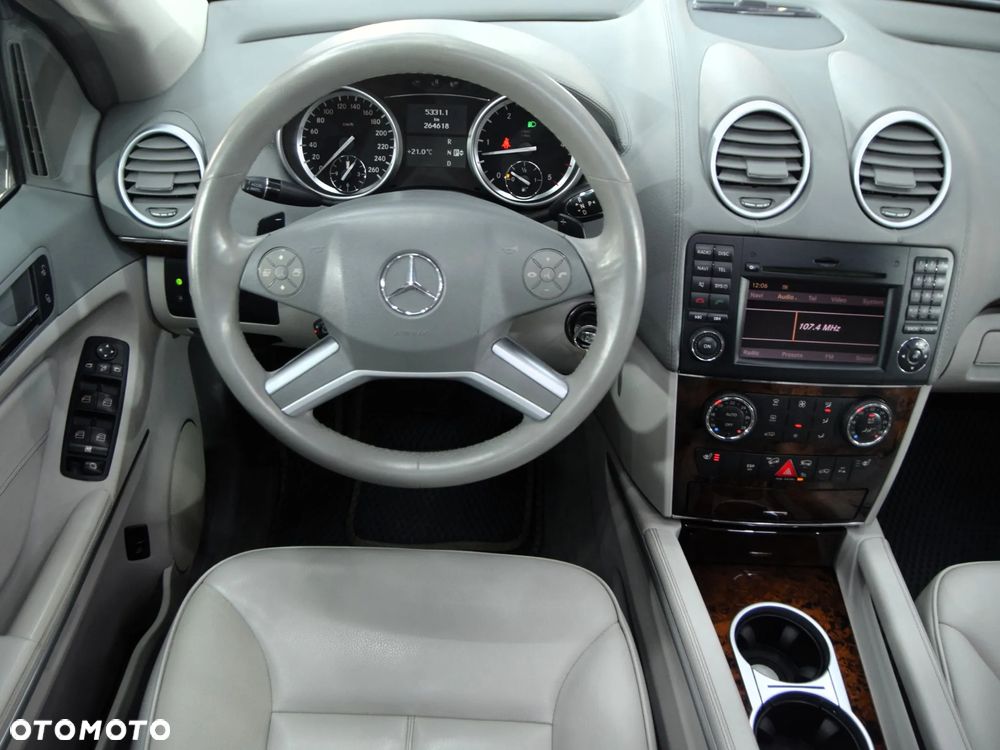 Mercedes-Benz GL - 21