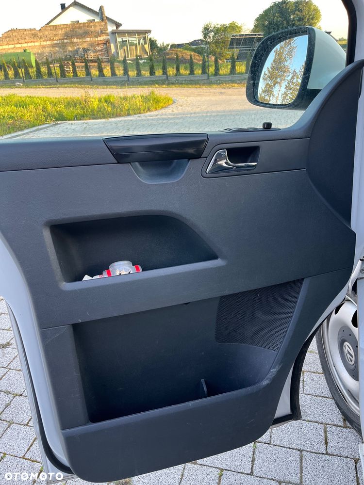 Volkswagen Multivan - 25