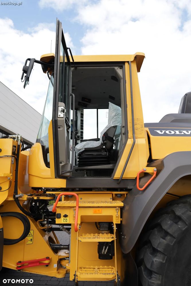 Volvo L120H - 28