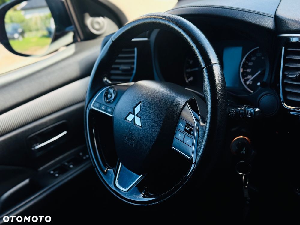 Mitsubishi Outlander 2.0 2WD Diamant Edition - 17