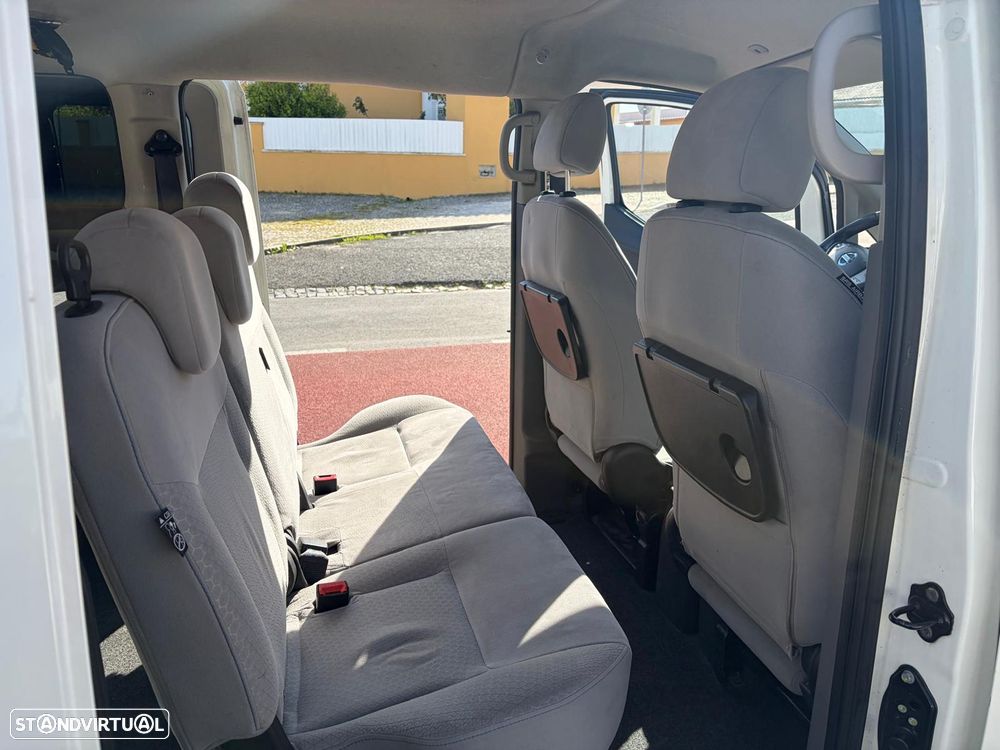 Nissan NV200 Combi - 12