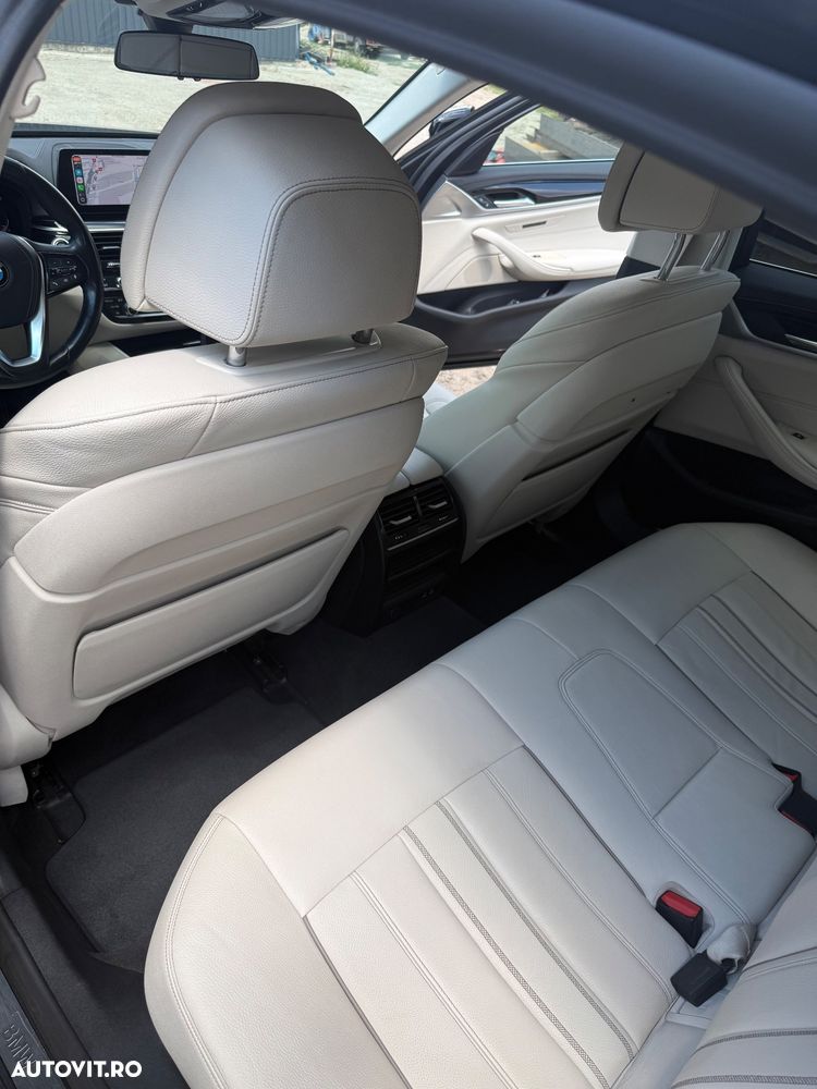 BMW Seria 5 530i xDrive Aut. Luxury Line - 12