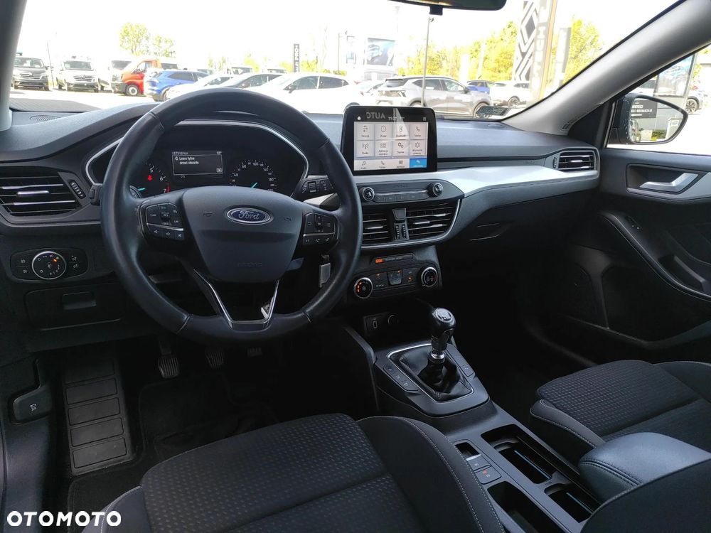 Ford Focus 1.0 EcoBoost Trend - 28