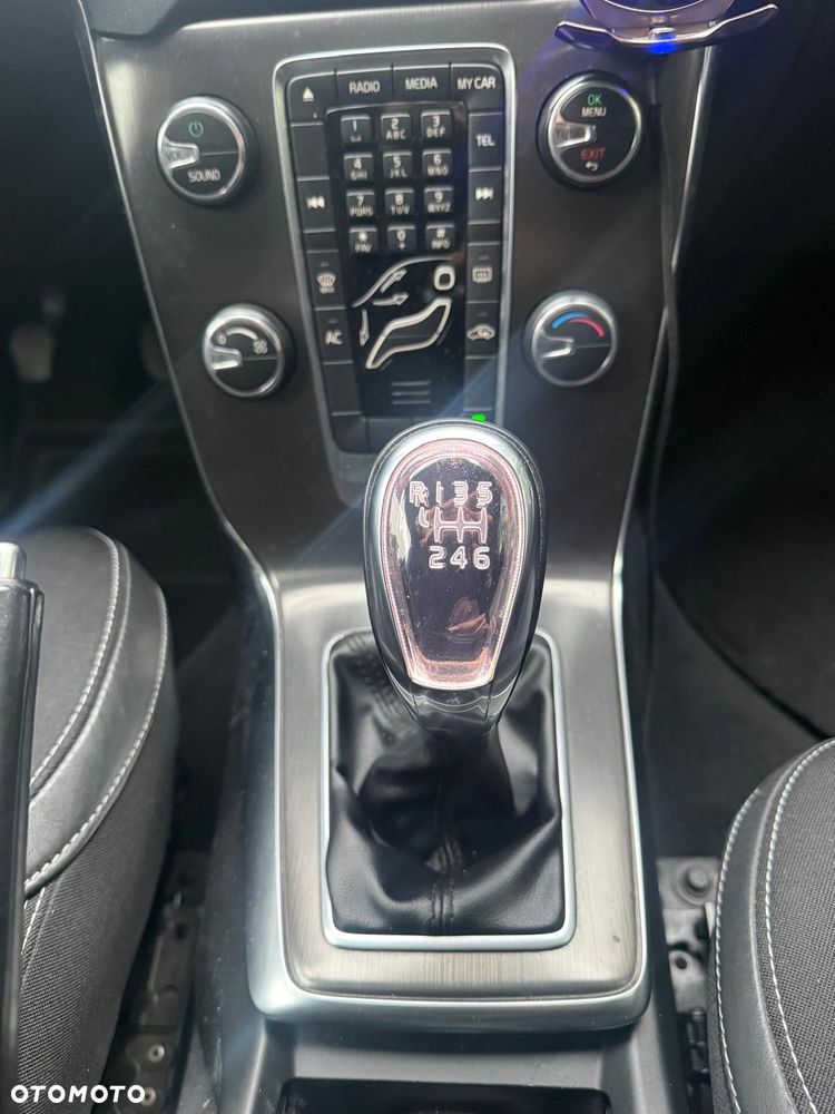 Volvo V40 - 11