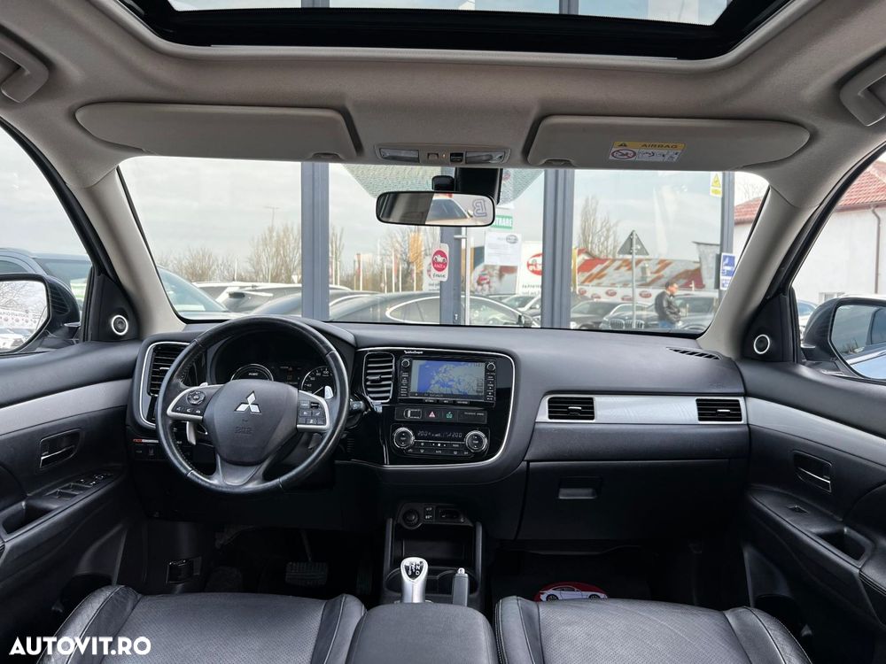 Mitsubishi Outlander - 8