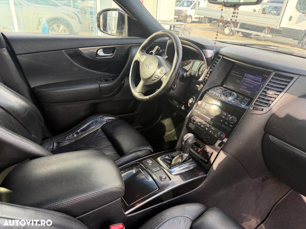 Infiniti FX 30 FX30d 3.0d V6 S AWD - 19