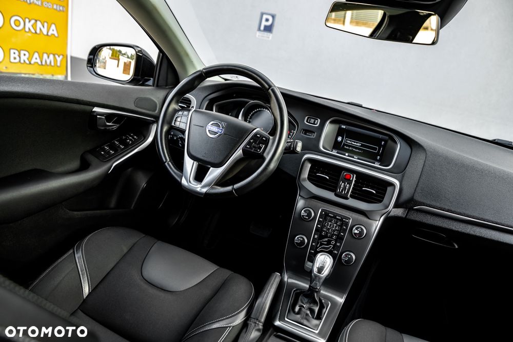 Volvo V40 D3 Geartronic Summum - 25