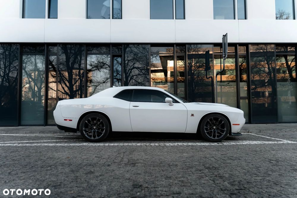 Dodge Challenger 6.4 Scat Pack - 4