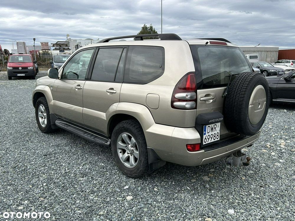 Toyota Land Cruiser - 7