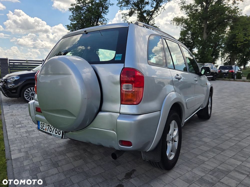 Toyota RAV4 - 8