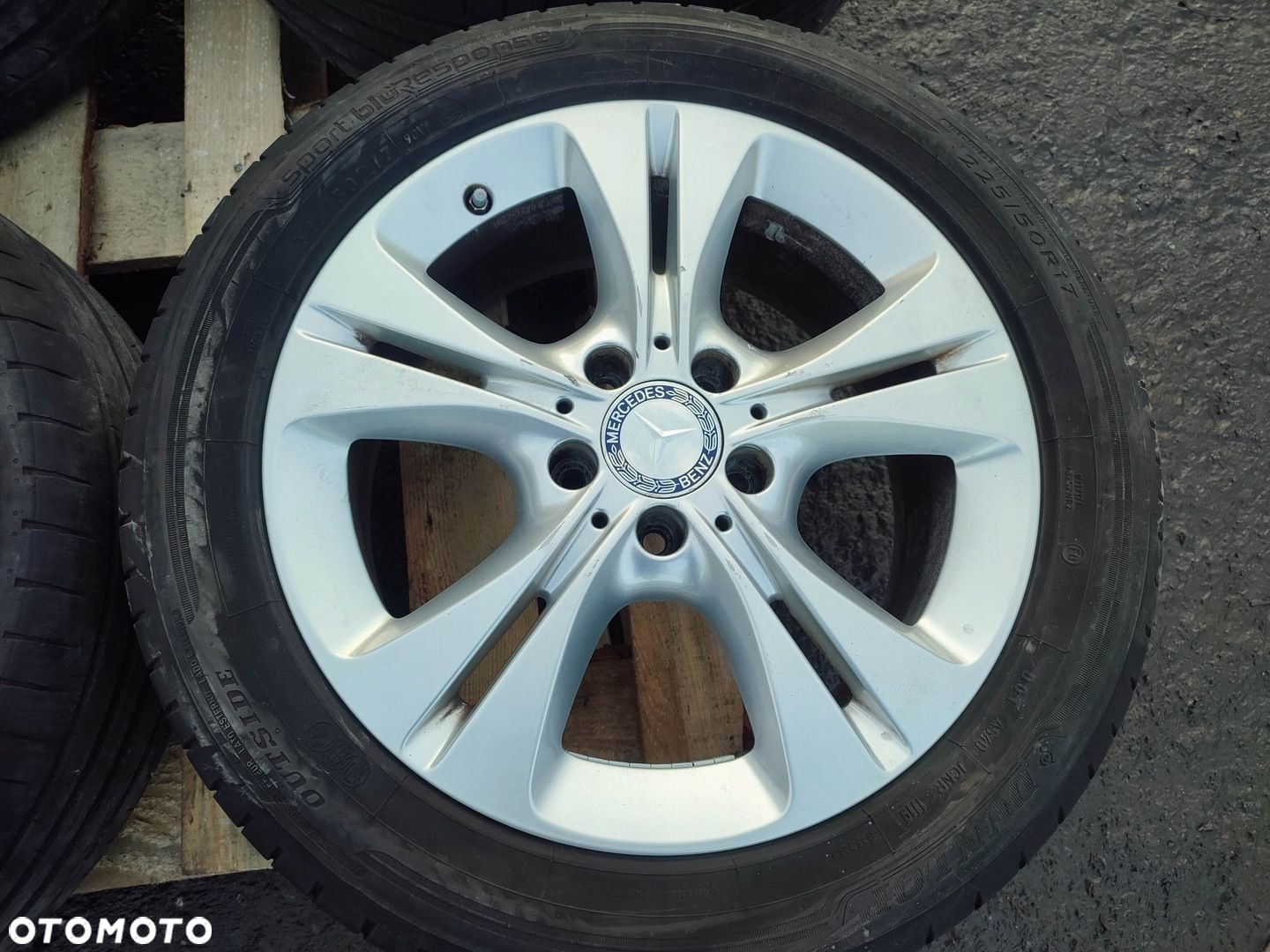 MERCEDES W205 KOŁA FELGI A2054014300 ET48,5 7JX17H2 - 4
